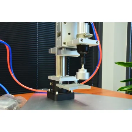 Zakręcarka półautomatyczna zbliżenie